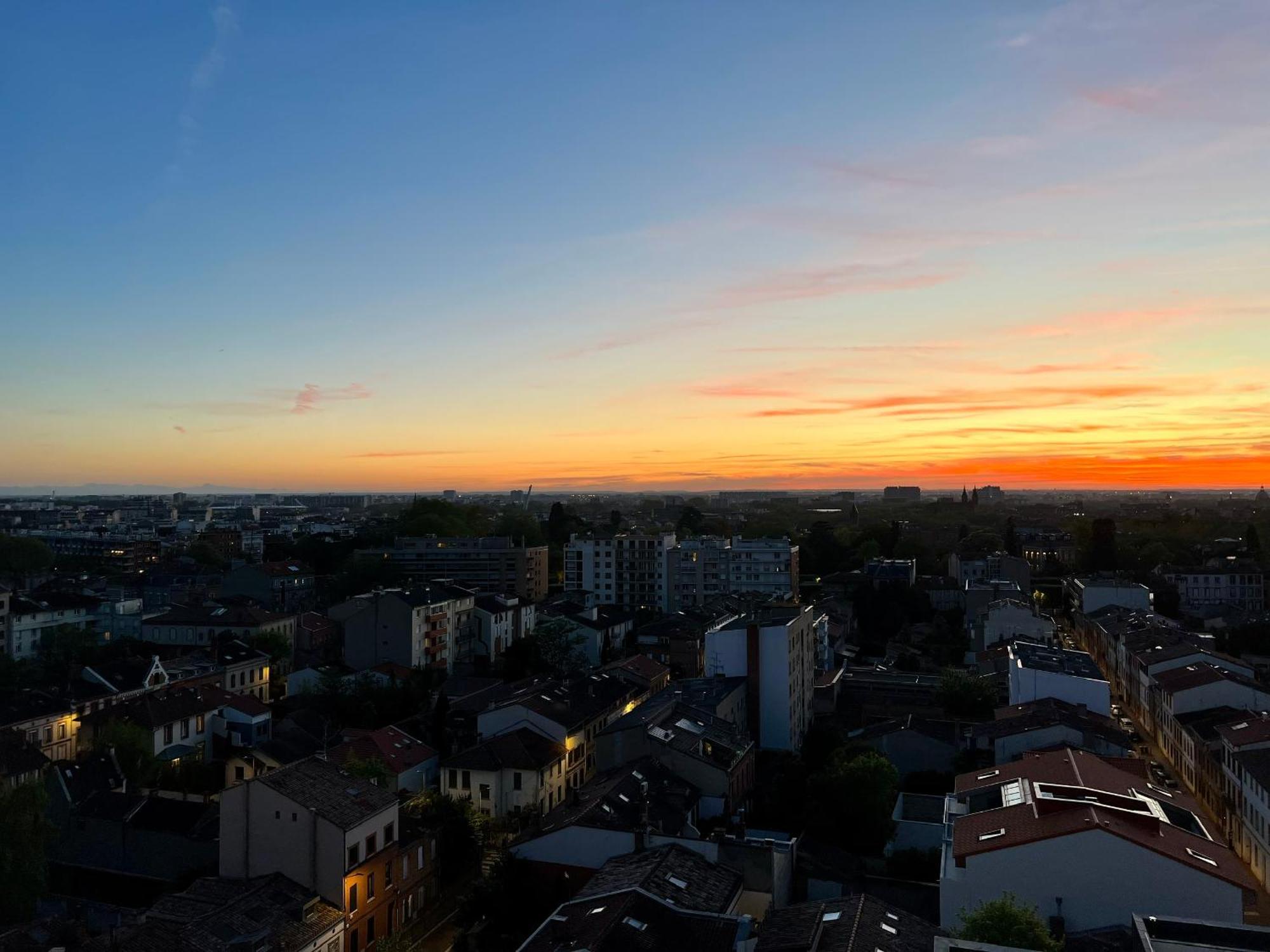 Sunset Duplex - Grand-Rond, Jardin Des Plantes, Centre-Ville, 2 Bdrs 60M2, Ac, Free Public Car Park 200M Away, Netflix - T3 60M2 Avec Clim, Parking Public Gratuit A 200M ตูลูส ภายนอก รูปภาพ